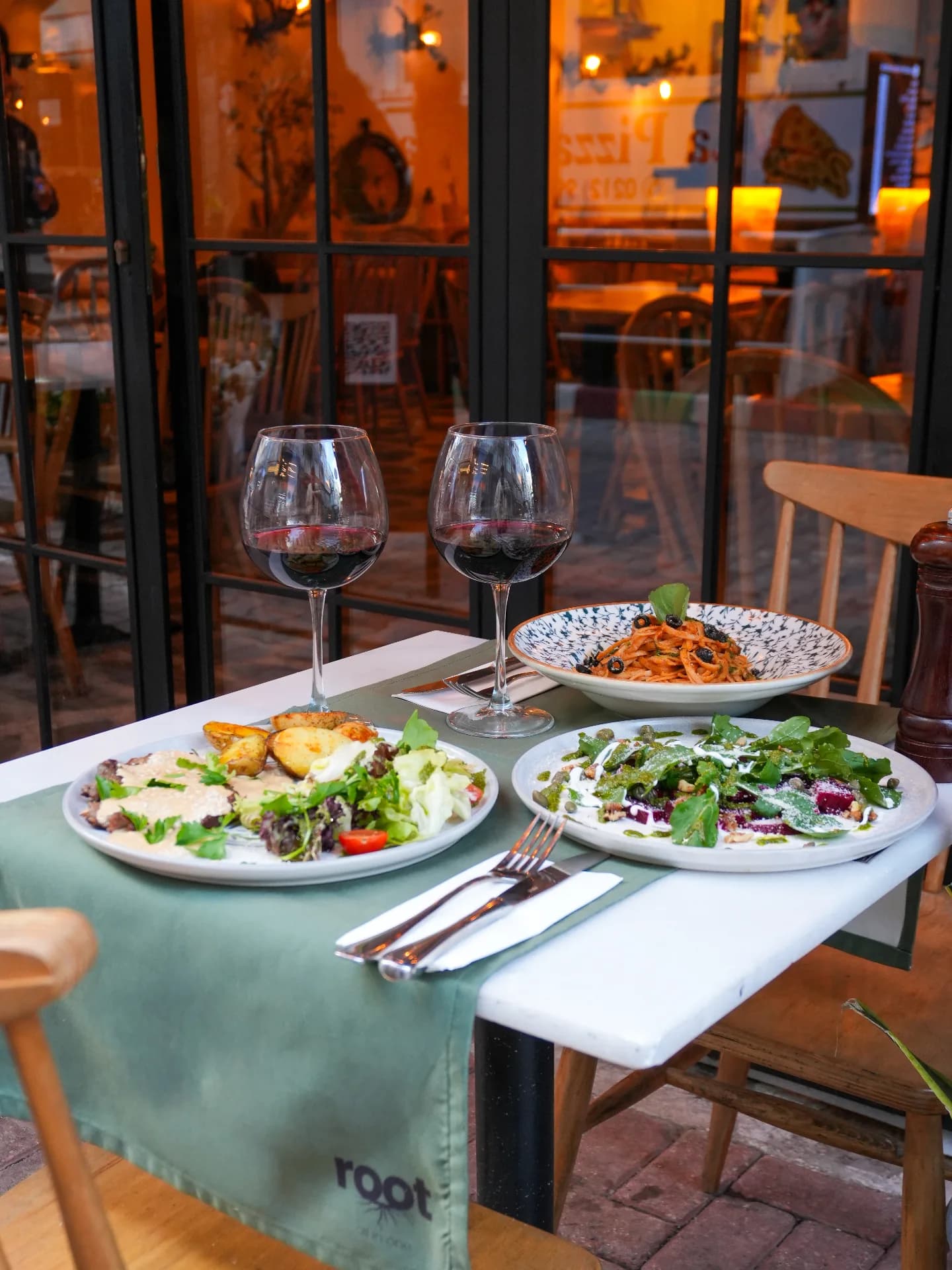 Root All In One dış görünüm — Beşiktaş Türkali